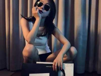 闫妮性感 闫妮深夜晒性感图片